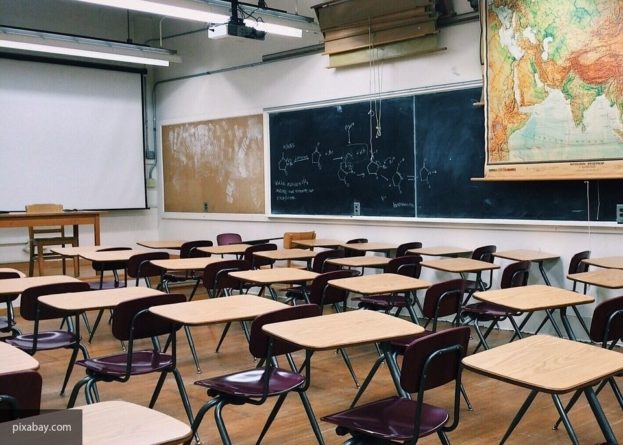 Общество: В Якутии уволилась педагог, грозившая «спустить шкуру» с ученика