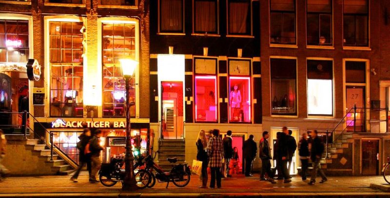 Общество: Нидерланды откажутся от названия Голландия, чтобы страна не ассоциировалась с наркотиками и «кварталом красных фонарей»