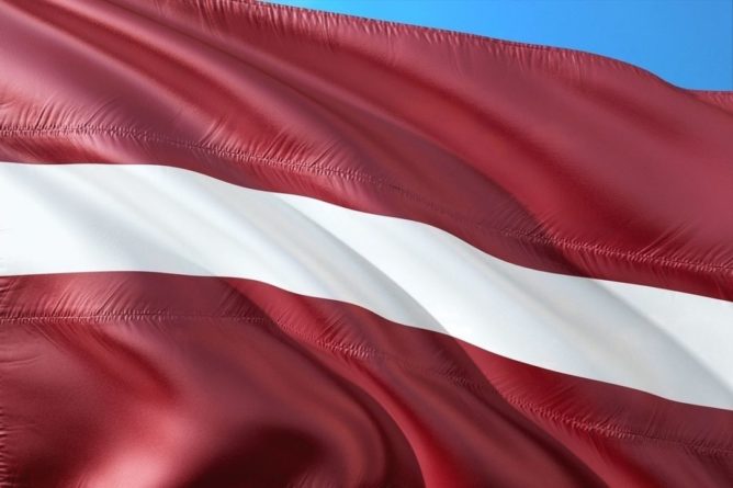 Общество: Экс-главе МИД Латвии стало стыдно за министров перед всем миром