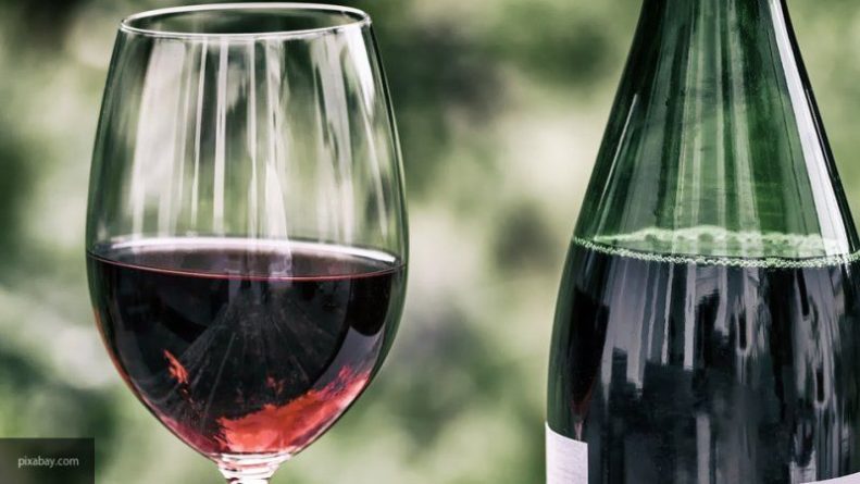 Общество: Ученые установили, что употребление красного вина полезно для женского организма