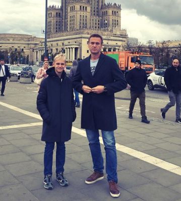Общество: Навальный укатил в Польшу – тратить крипто-деньги и встретиться с западными друзьями