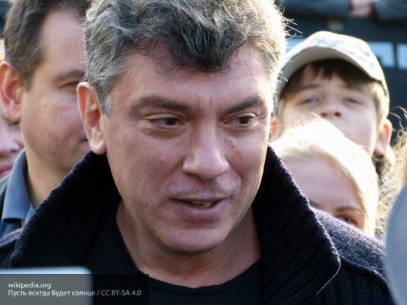 Общество: Фонд Немцова из-за границы планирует «цветную революцию» в России
