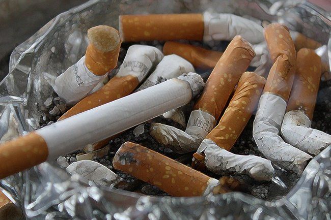 Общество: Чем обернутся наказания для родителей курящих детей