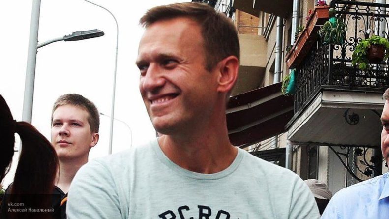 Общество: Финансировавшие ФБК Навального иностранцы "спалились" в Сети