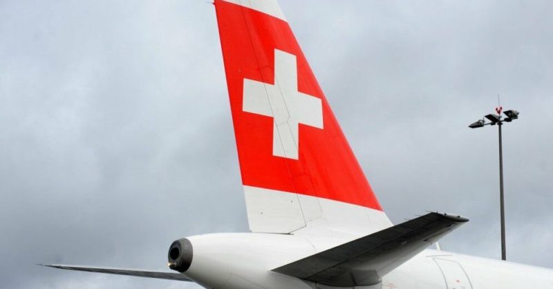 Общество: Авиакомпания Swiss из-за проблем с двигателем сняла с рейса Airbus A220