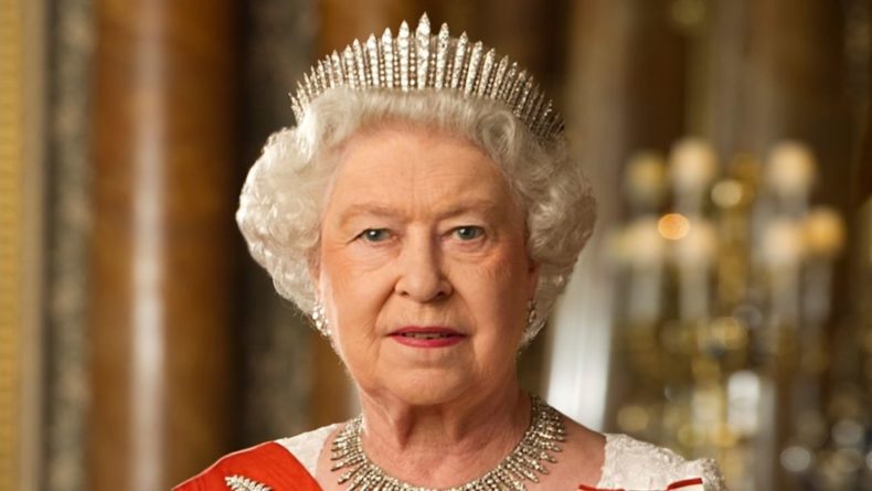 Общество: Как королева Елизавета II разрушает целостность Великобритании. Колонка Евгения Беня