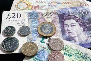Общество: Что ждет британский фунт?