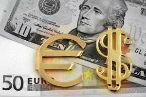 Общество: Пара евро-доллар стоит на месте
