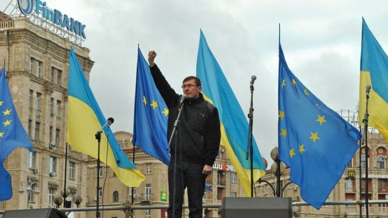 Общество: Эксперт оценил перспективы дела против экс-генпрокурора Украины Луценко
