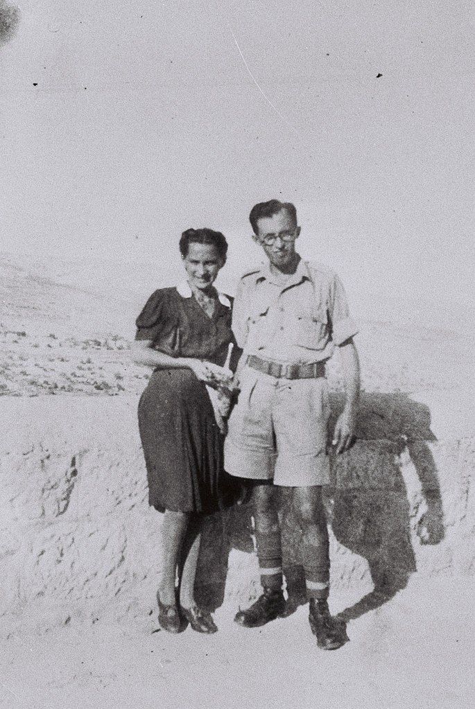 685px-MENAHEM_AND_ALIZA_BEGIN_IN_PALESTINE 1942.jpg