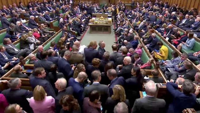 Общество: Депутаты британского парламента проголосовали за отсрочку выхода из ЕС