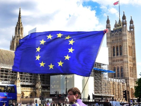 ЕС ждёт пояснений от Лондона после принятия поправки об отсрочке Brexit 20102019 Общество: ЕС ждёт пояснений от Лондона после принятия поправки об отсрочке Brexit