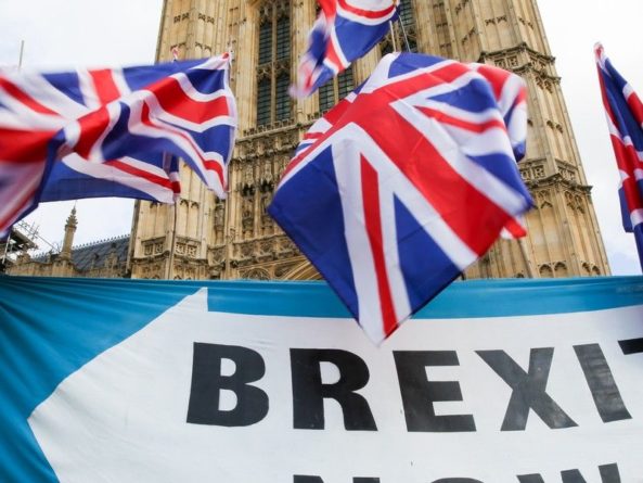 Общество: Голосование по сделке Лондона и ЕС отложат при одобрении отсрочки Brexit