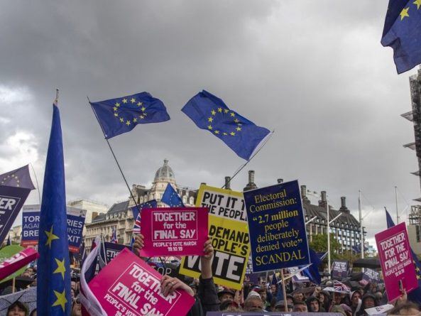 Общество: Правительство Британии запустило Yellowhammer на случай Brexit без сделки