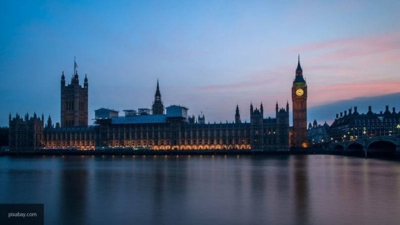 Общество: Парламент Великобритании отказался обсуждать соглашение по Brexit