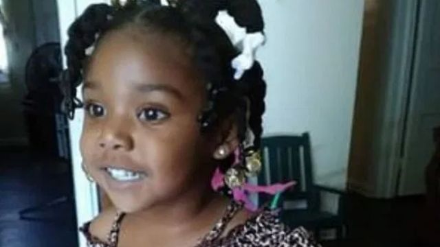 Общество: Похищенную трехлетнюю девочку нашли мертвой в мусорном баке в США