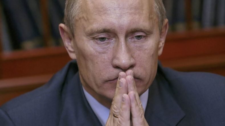 Общество: Использованную бумажку Путина продают за два миллиона, уникальные фото: «Он был еще…»