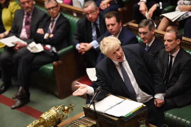 Общество: Борис Джонсон просит парламент провести досрочные выборы 12 декабря