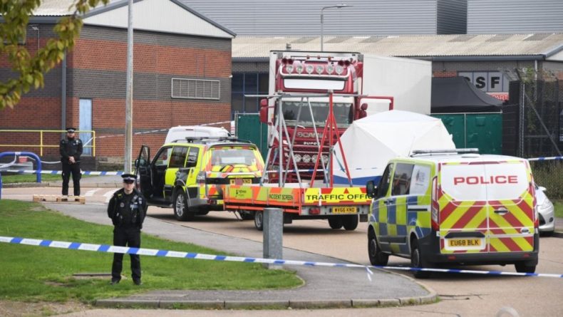Общество: Вассерман назвал возможную причину гибели 39 человек, найденных в фуре в Британии