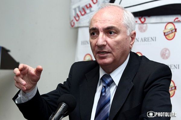 Общество: МИД Армении реагирует неубедительно на дипломатические ходы Баку — мнение