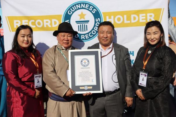 Общество: В Монголии побит рекорд массового горлового пения — 1308 человек