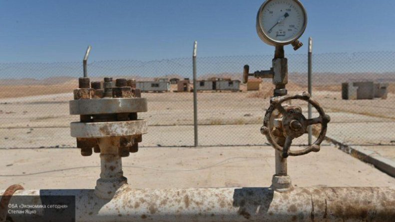 Общество: Британские журналисты требуют от США перестать наживаться на нефти с месторождений Сирии