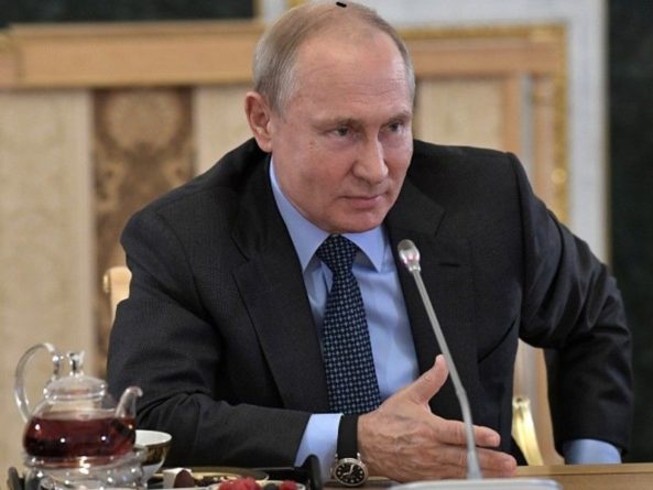Общество: В Санкт-Петербурге рассекретили характеристику КГБ на Путина