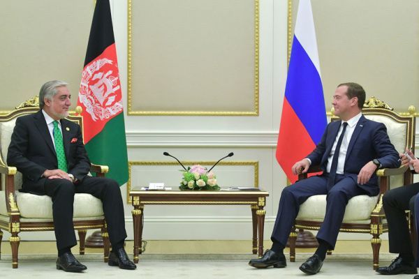 Общество: Медведев обсудил ситуацию в Афганистане с премьер-министром Абудуллой