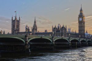 Общество: Британский парламент одобрил проведение выборов 12 декабря