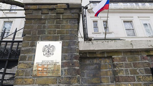 Общество: В Посольстве РФ оценили идею британцев о съемке фильма про Скрипалей