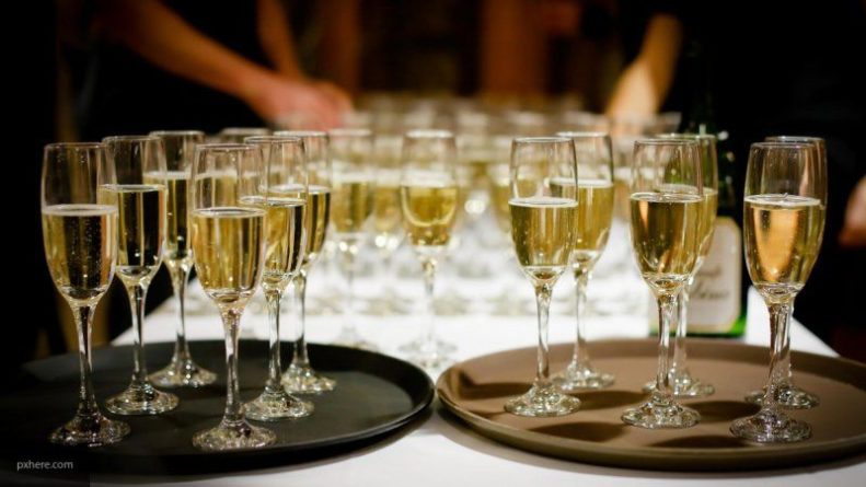 Общество: Англичанка дожила до 108 лет благодаря шампанскому
