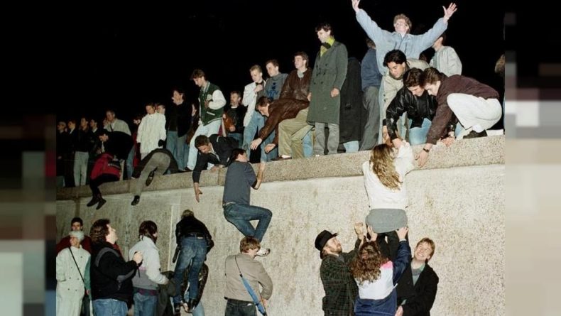 Общество: Что такое Берлинская стена и как ее падение привело к объединению Европы?