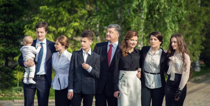 Общество: "Украли 34,3 млн грн в военной компании": Портнов обвинил семью Порошенко в новом преступлении