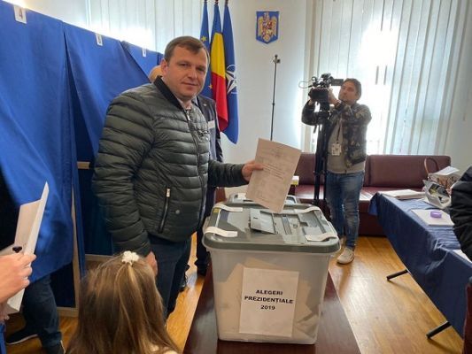 Общество: Члены правительства Молдавии выбрали президента Румынии