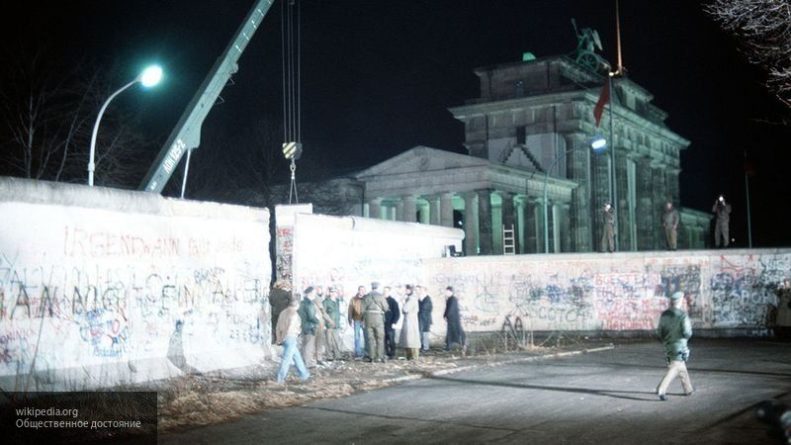 Общество: Германия отмечает 30-летие со дня падения Берлинской стены