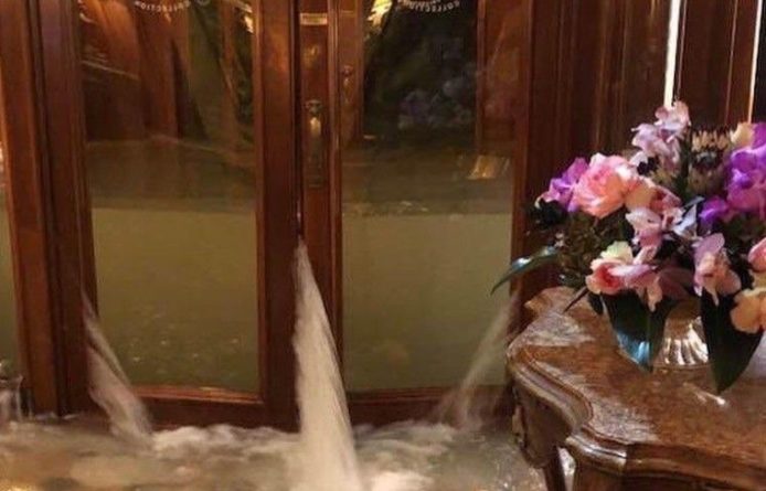 Общество: Наводнение началось в Венеции