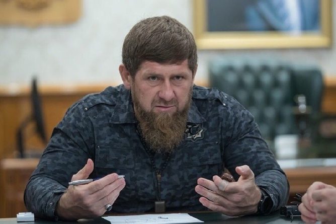 Общество: Пресс-секретарь Кадырова обвинил Би-Би-Си в намеренном искажении его слов в переводе