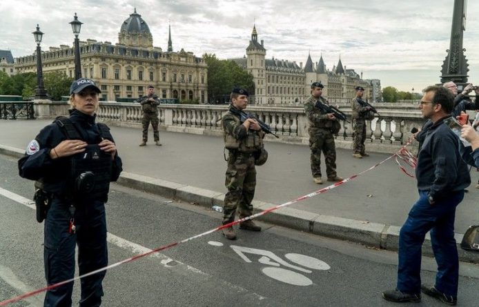 Общество: Полиция Франции обратилась к свидетелям по делу Эпштейна