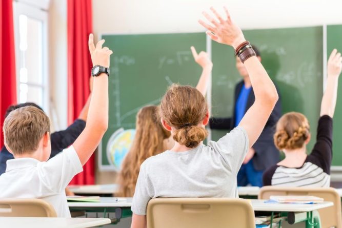 Общество: Средняя наполняемость классов в британских школах увеличилась до тридцати человек