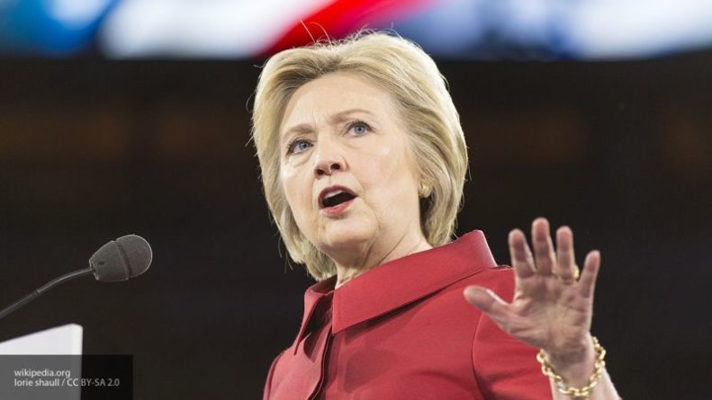 Общество: Самолет с Хиллари Клинтон на борту экстренно приземлился в Нью-Йорке