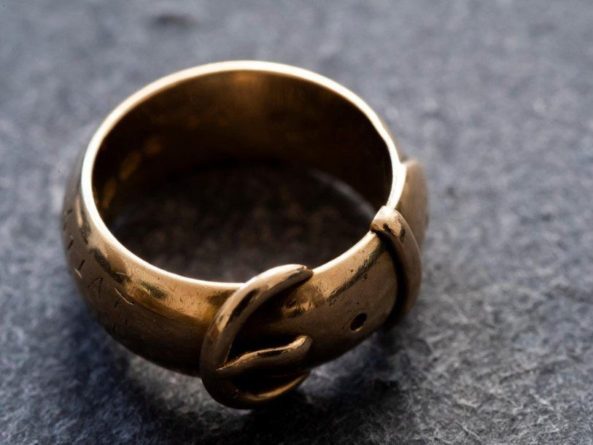 Общество: Золотое кольцо Оскара Уайльда вернули через семнадцать лет после кражи