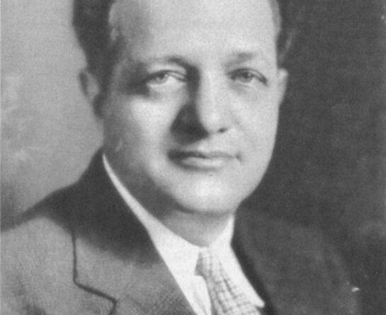 Общество: Якоб Морено. «Человек, который принёс в психотерапию шутку и смех»