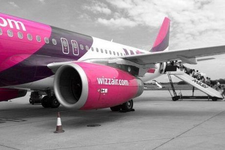 Общество: Пилот авиакомпании Wizz Air при посадке в Киеве попал в неловкую ситуацию (ВИДЕО)