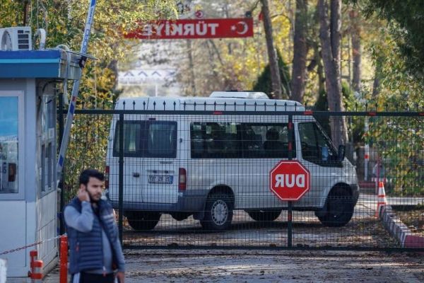 Общество: МВД Турции отчиталось о первой партии депортированных боевиков ИГ