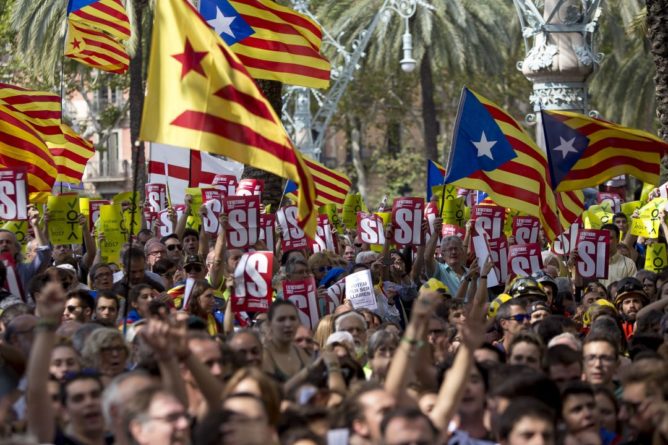 Общество: В Испании задержали россиянина и украинца по делу о влиянии ГРУ на референдум в Каталонии — El Mundo