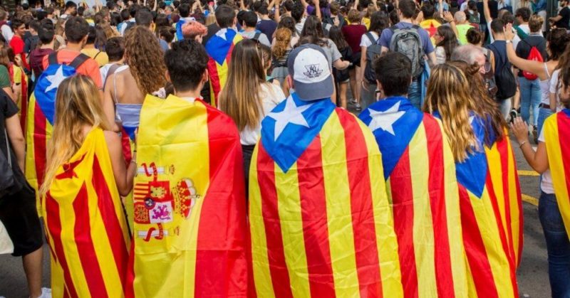 Общество: СМИ: в Испании задержали россиянина и украинца по делу о вмешательстве в референдум в Каталонии