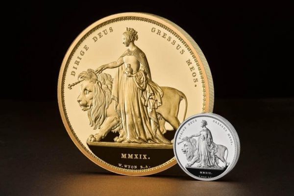 Общество: В Британии выпущена коллекционная золотая монета £5 тыс. весом пять кг