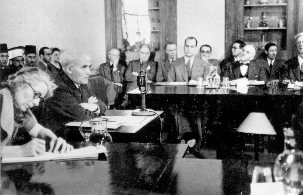 1280px-Ben-Gurion_at_Anglo-American_Committee.jpg