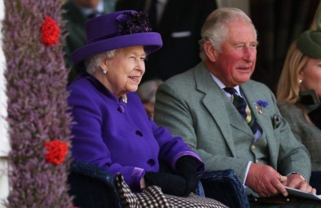 Общество: В ближайшие полтора года королева Елизавета II может отречься от престола, — СМИ