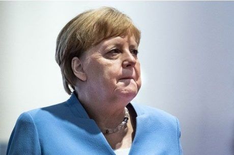 Общество: Ангела Меркель попала в курьезную ситуацию на Берлинской конференции (ВИДЕО)